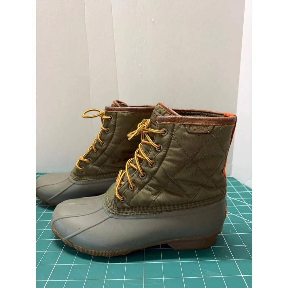 Sperry Avenue Duck Boots Mens 8.5 Olive Green Quilted Waterproof STS23073